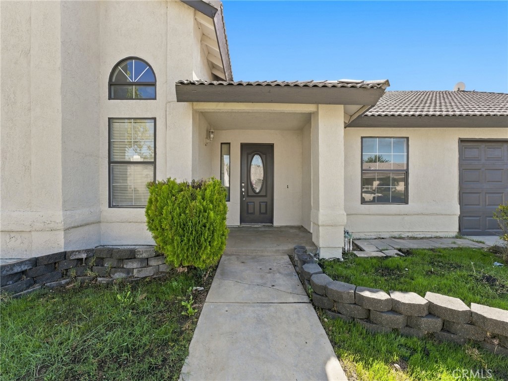 37620 Robin Lane Property Photo 4