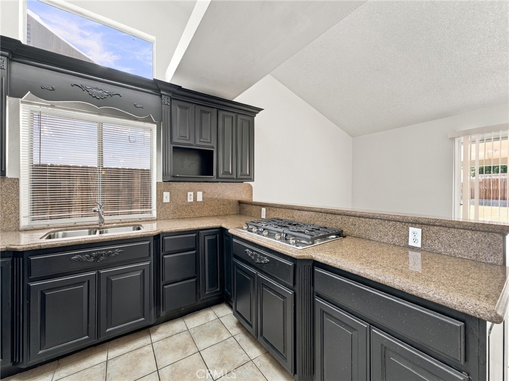 37620 Robin Lane Property Photo 10