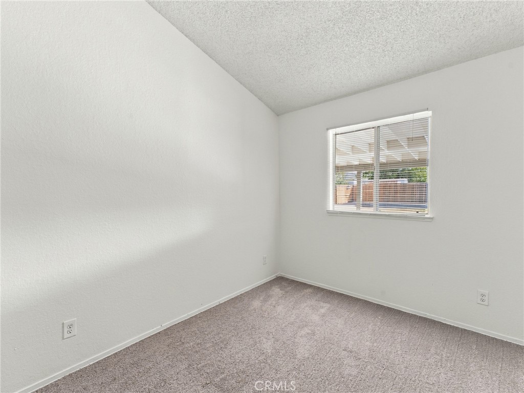 37620 Robin Lane Property Photo 15