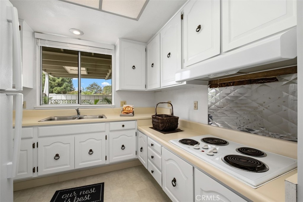 759 Calle Aragon S C Property Photo 8