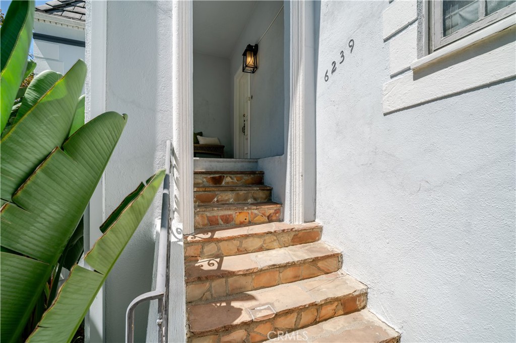6237 And 6239 W 6th Street Property Photo 6