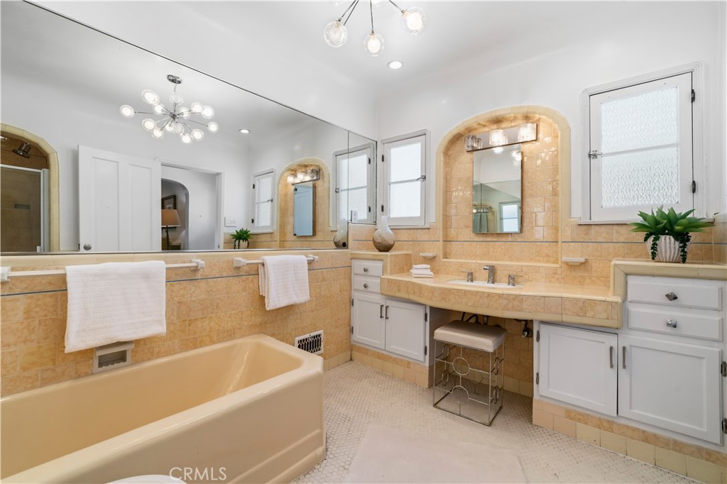 6237 And 6239 W 6th Street Property Photo 32