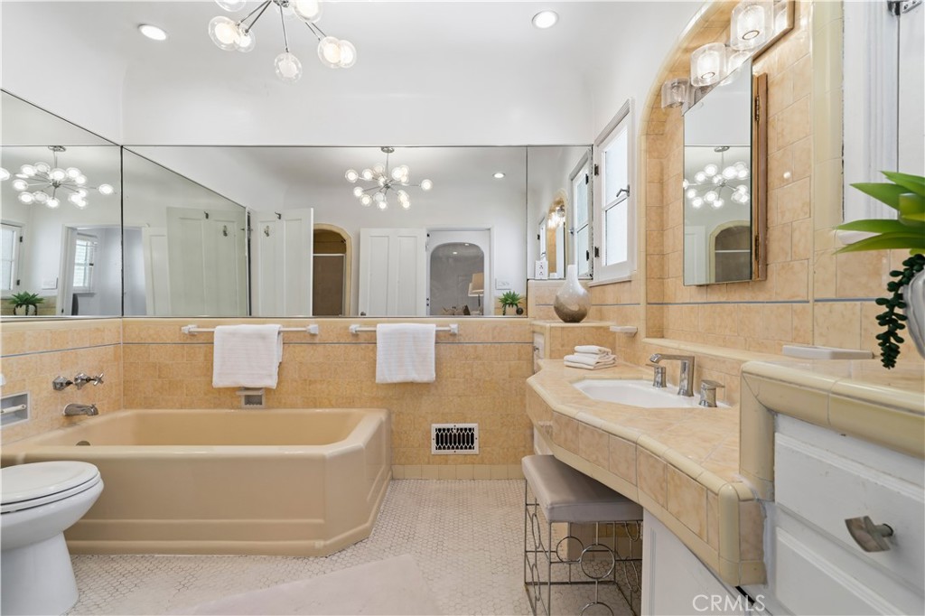 6237 And 6239 W 6th Street Property Photo 32