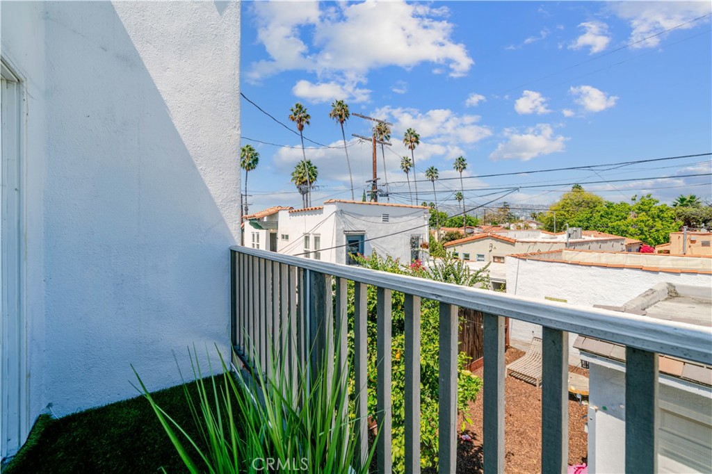 6237 And 6239 W 6th Street Property Photo 39