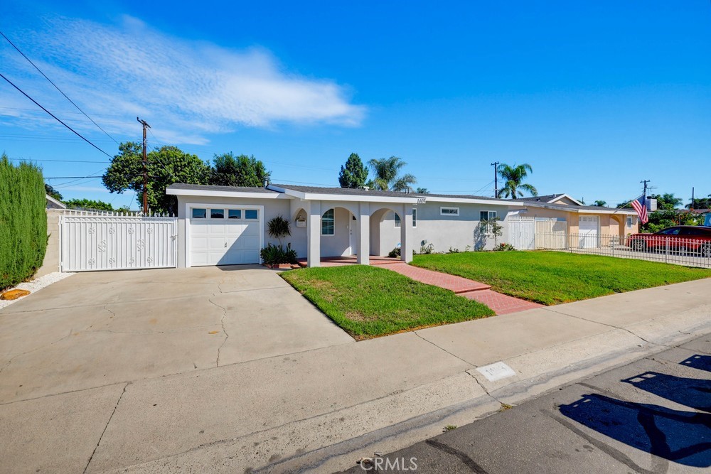 1403 E Florida Property Photo 2