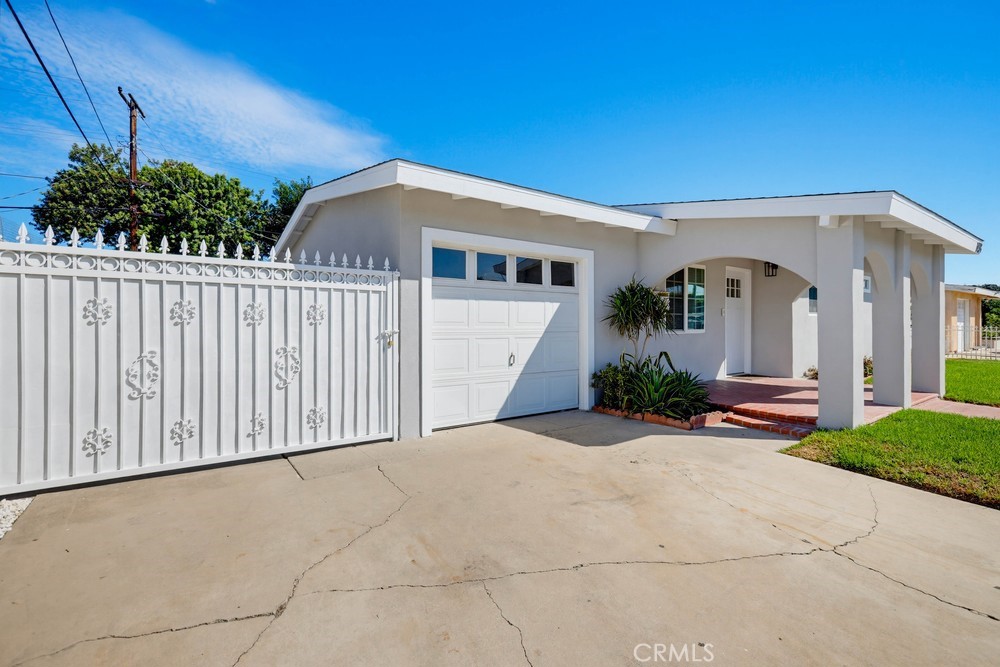 1403 E Florida Property Photo 4