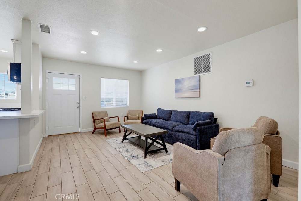 1403 E Florida Property Photo 7
