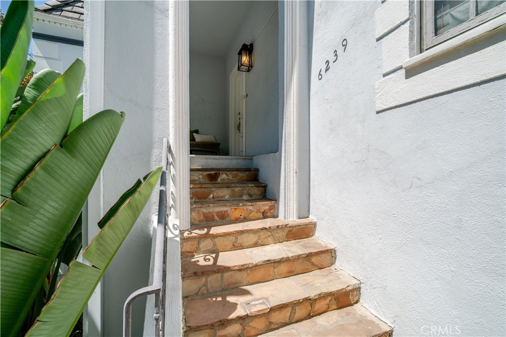 6237 And 6239 W 6th Street Property Photo 6