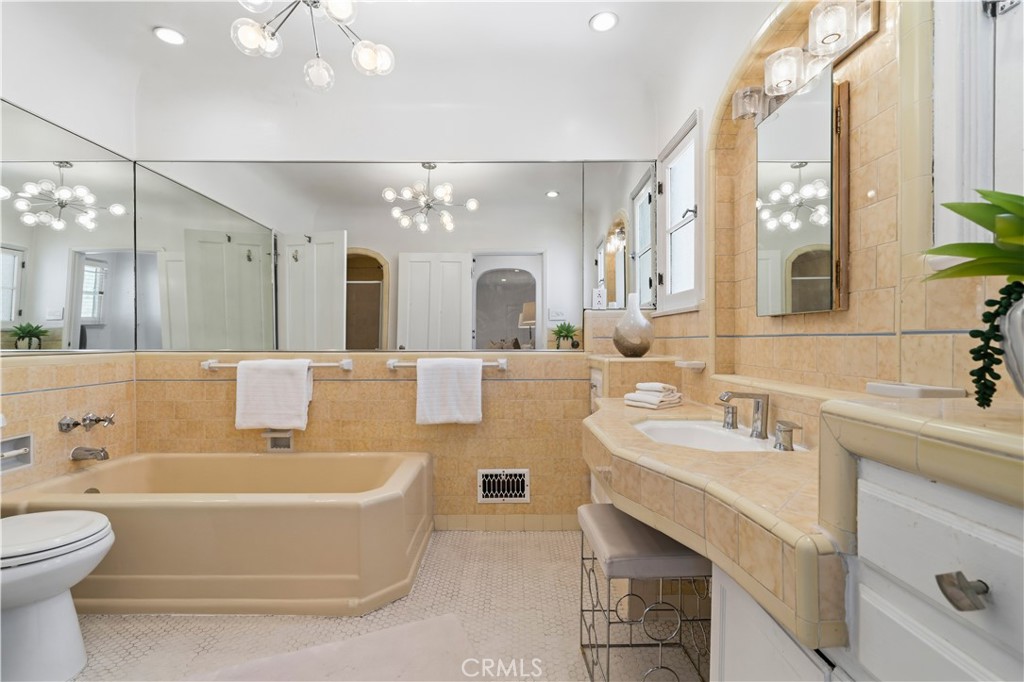 6237 And 6239 W 6th Street Property Photo 31