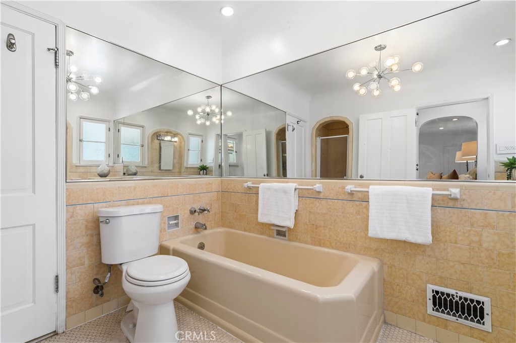 6237 And 6239 W 6th Street Property Photo 34
