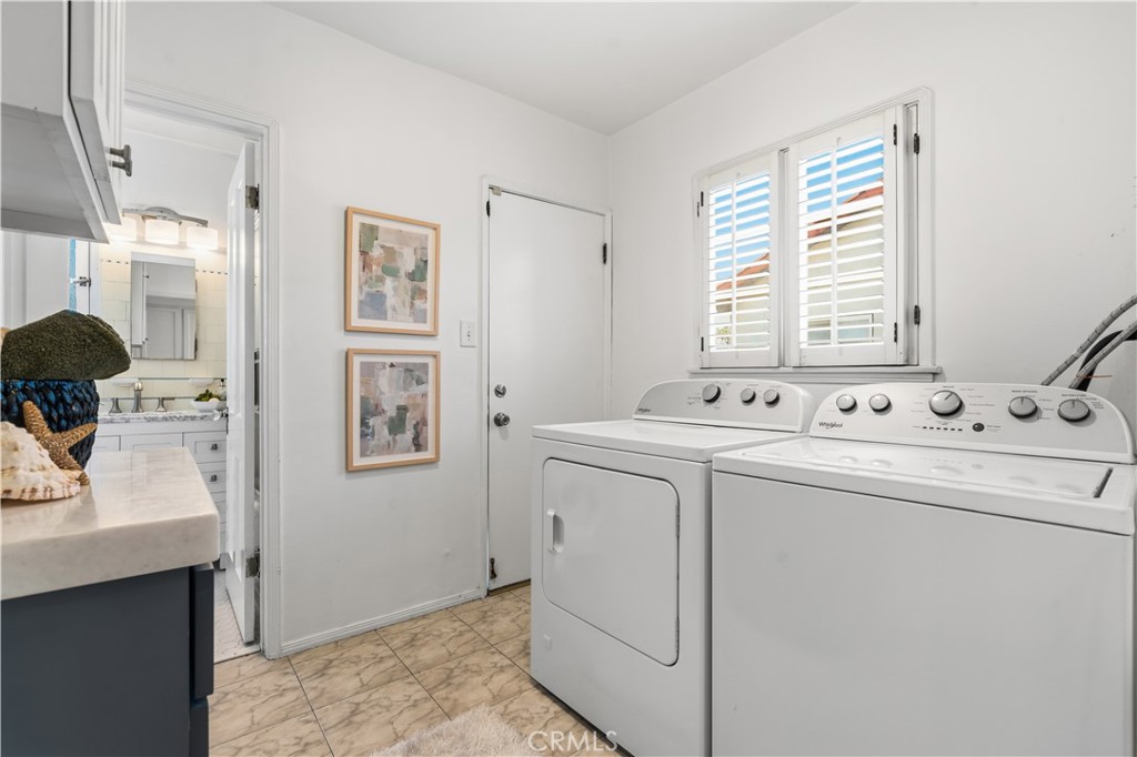 6237 And 6239 W 6th Street Property Photo 44