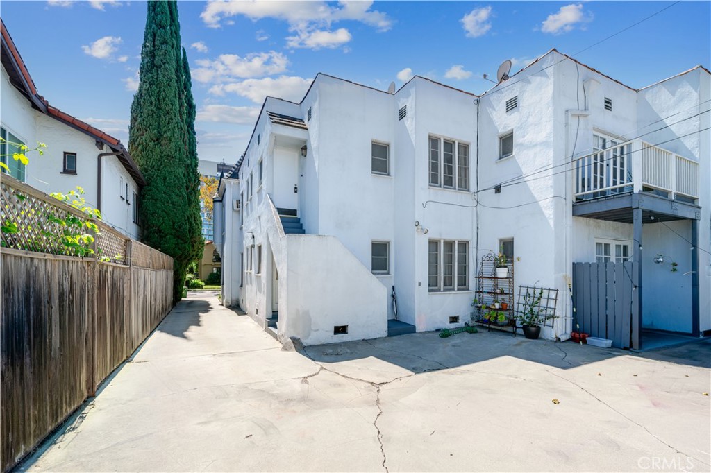 6237 And 6239 W 6th Street Property Photo 45