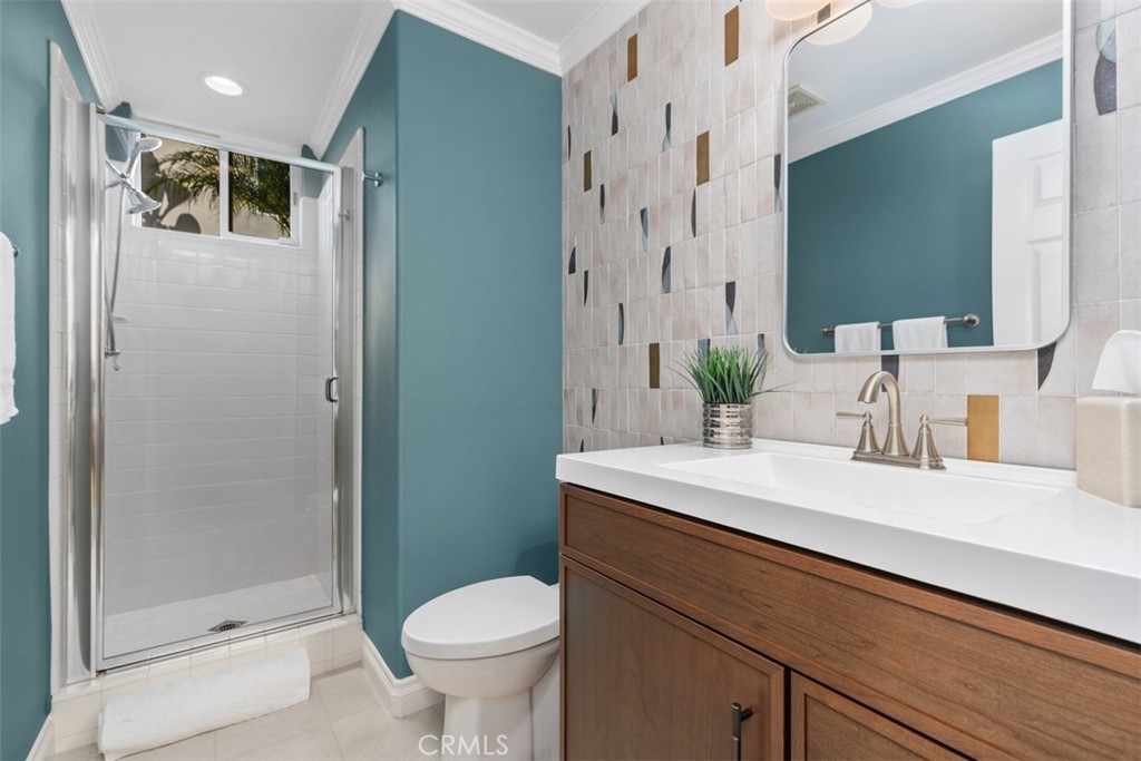 61 Hawk Hill Property Photo 13