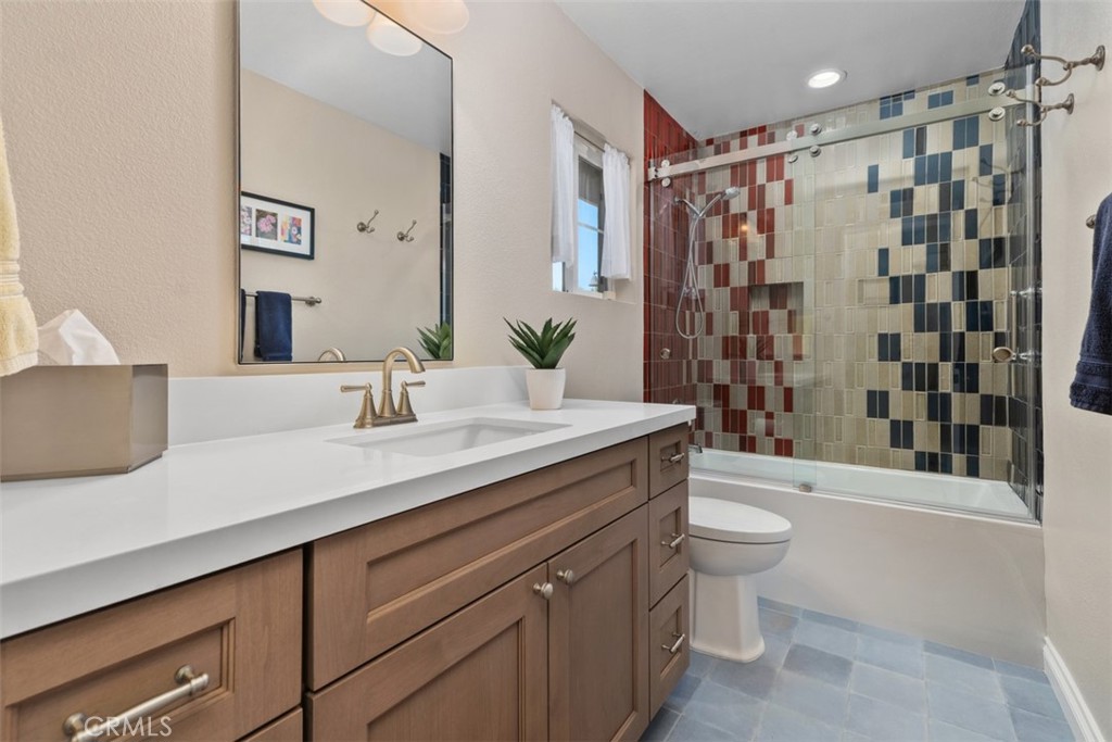 61 Hawk Hill Property Photo 23