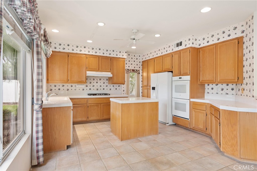 1912 Via Pimpollo Property Photo 19