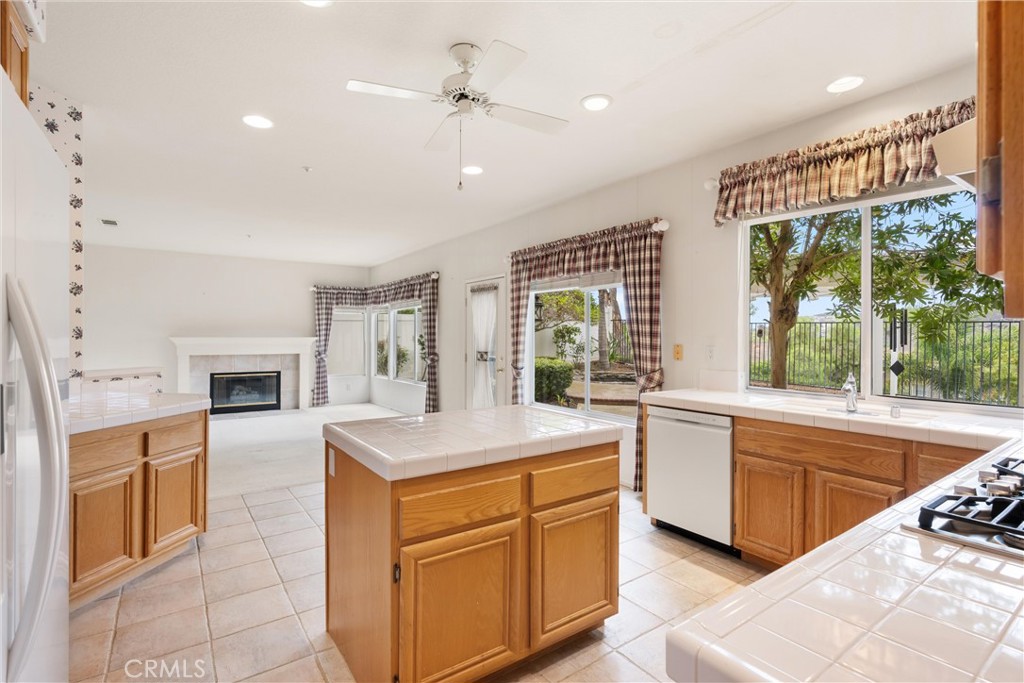 1912 Via Pimpollo Property Photo 23