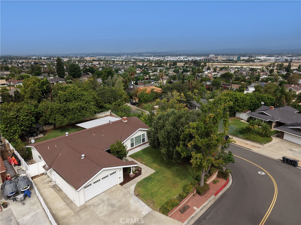 3030 N Butterfield Road Property Photo 4