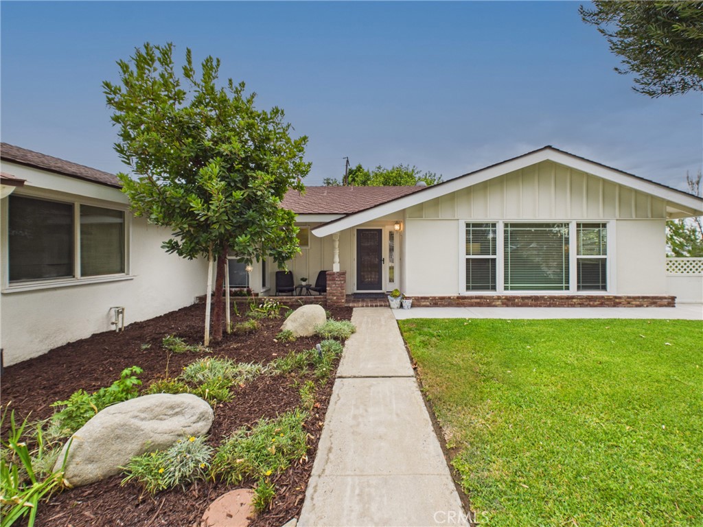 3030 N Butterfield Road Property Photo 6