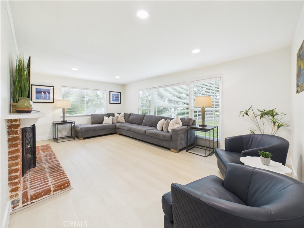 3030 N Butterfield Road Property Photo 10