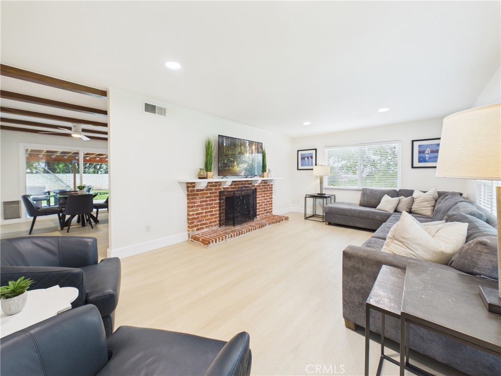 3030 N Butterfield Road Property Photo 11