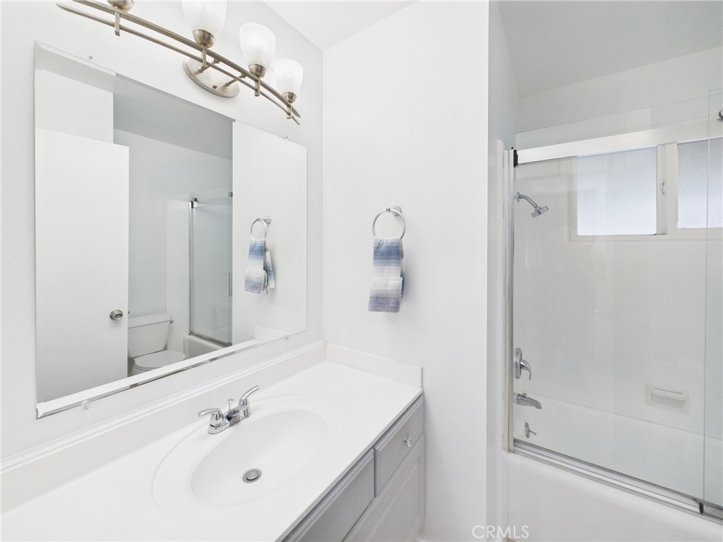 3030 N Butterfield Road Property Photo 20