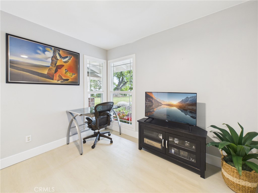 3030 N Butterfield Road Property Photo 25