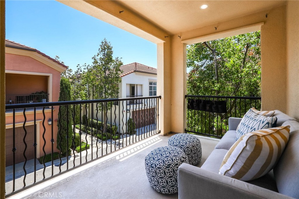47 Mayfair Property Photo 2