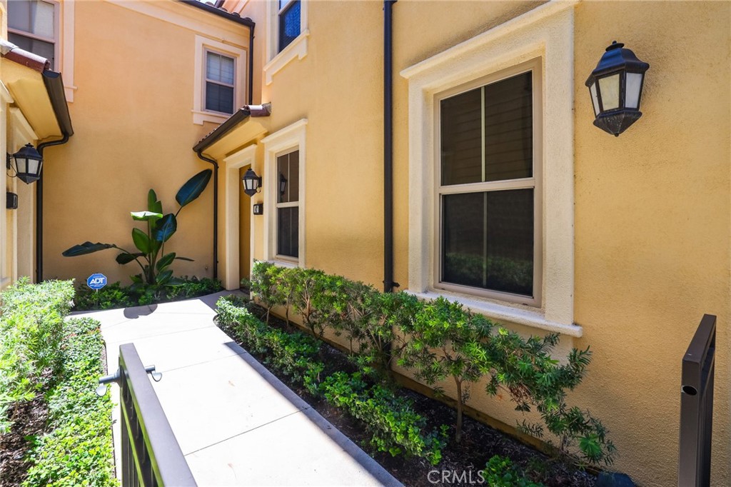 47 Mayfair Property Photo 4