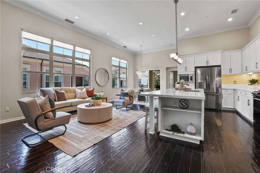 47 Mayfair Property Photo 8