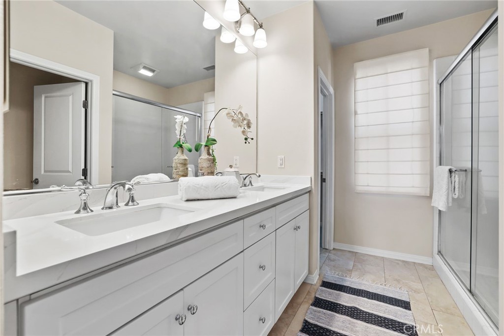 47 Mayfair Property Photo 22