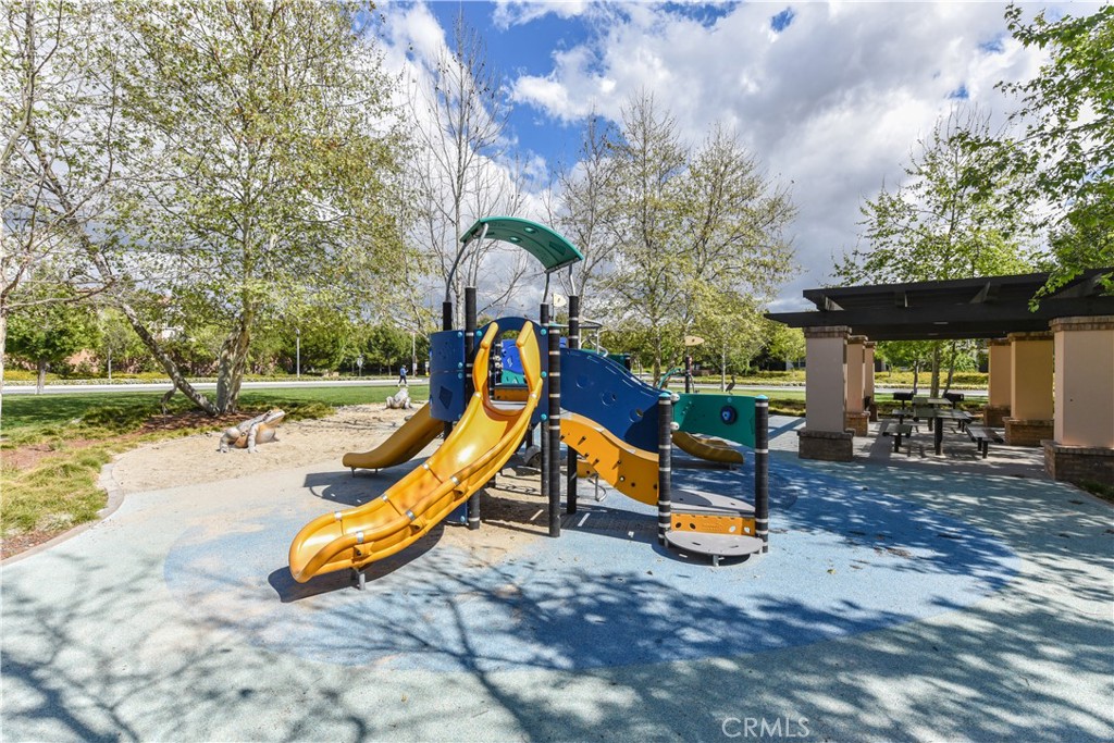 47 Mayfair Property Photo 33