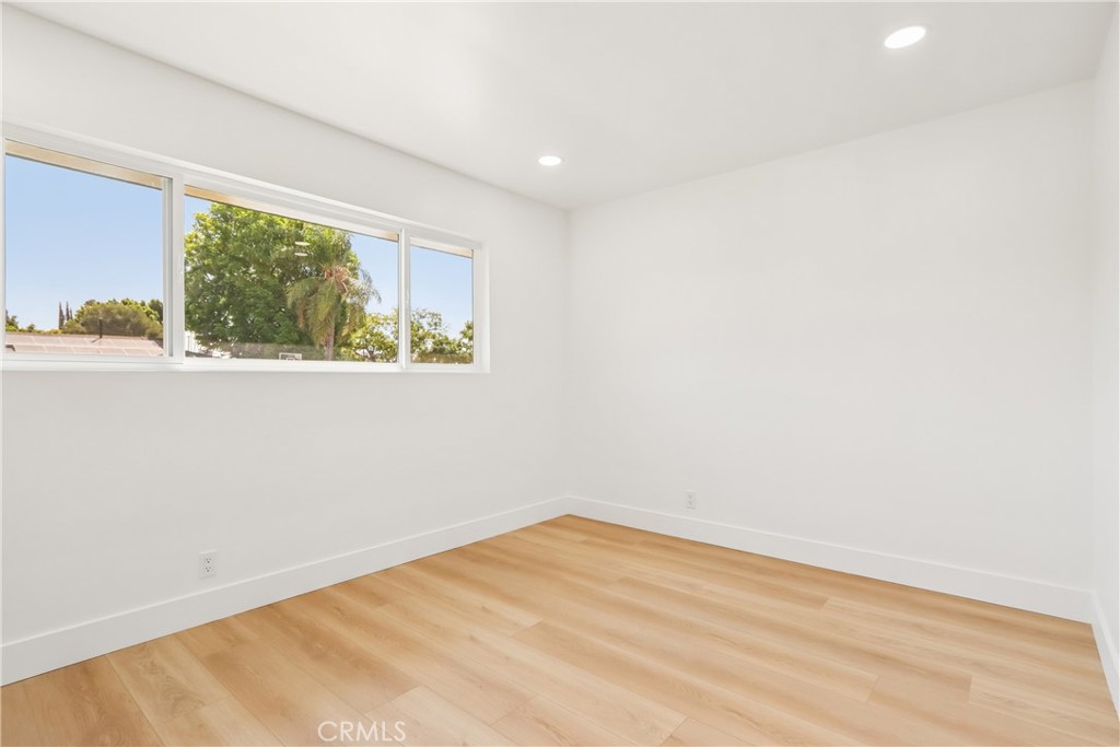 10007 Debra Ave Property Photo 23