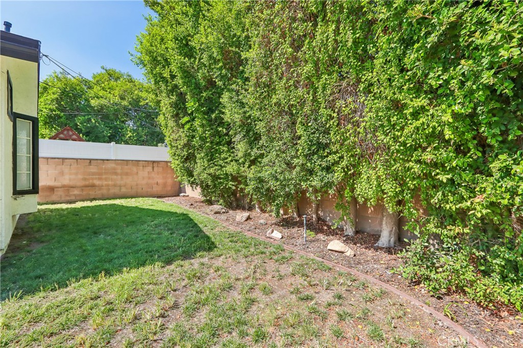 10007 Debra Ave Property Photo 39