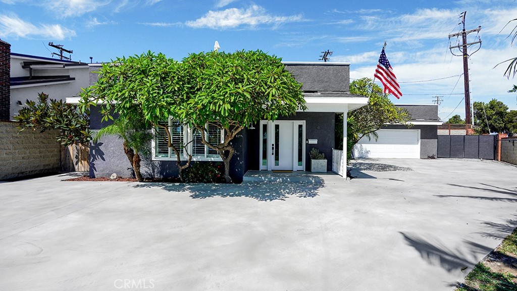 1709 Bolsa Property Photo 2