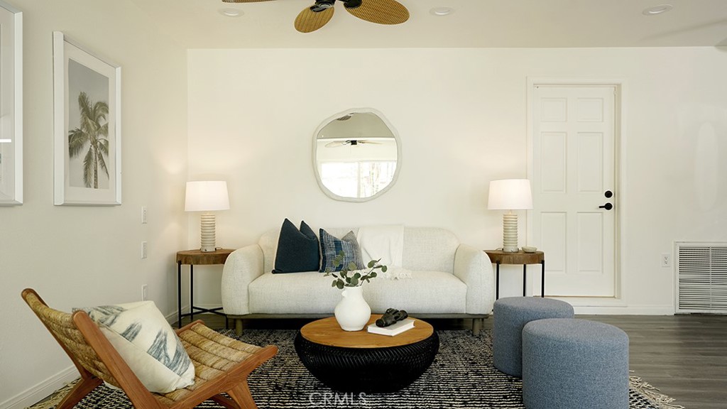 1709 Bolsa Property Photo 9