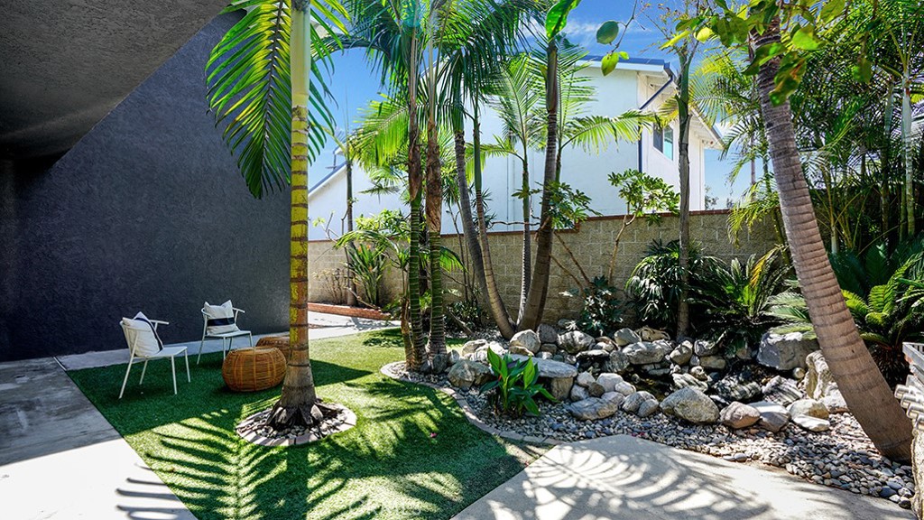 1709 Bolsa Property Photo 27