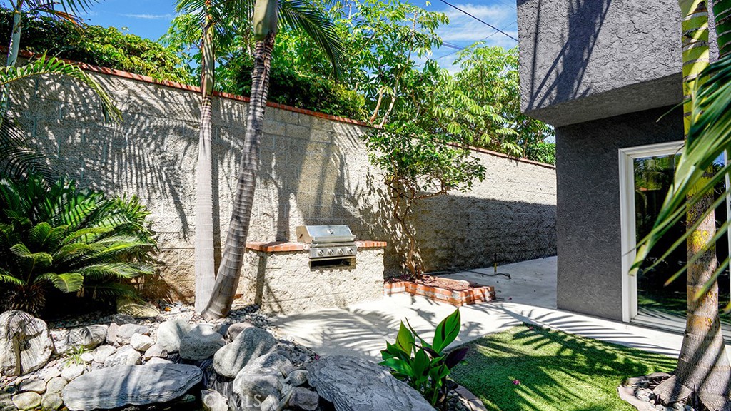 1709 Bolsa Property Photo 28