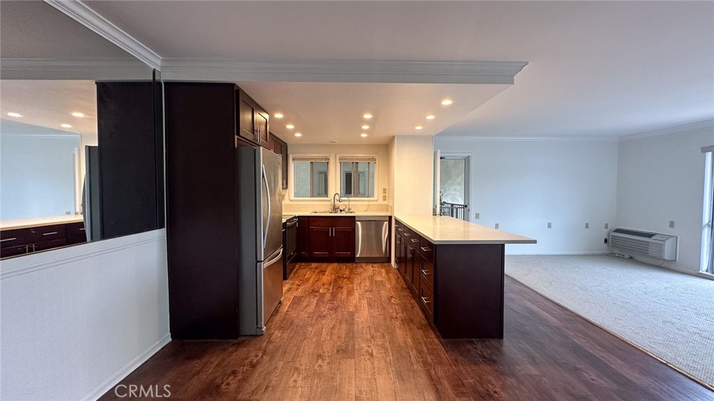 2227 Via Puerta Property Photo 6