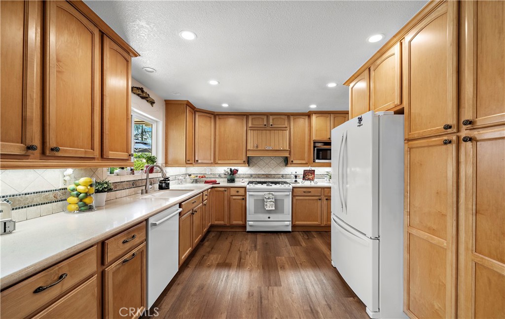 9690 Dove Circle Property Photo 12