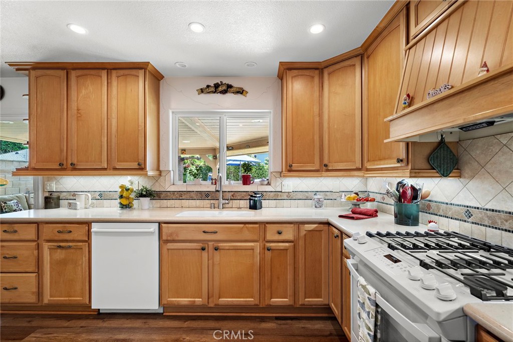 9690 Dove Circle Property Photo 13
