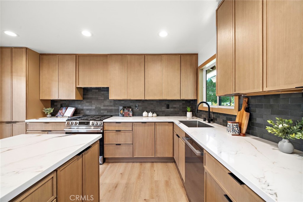 6841 Bonnie Drive Property Photo 15
