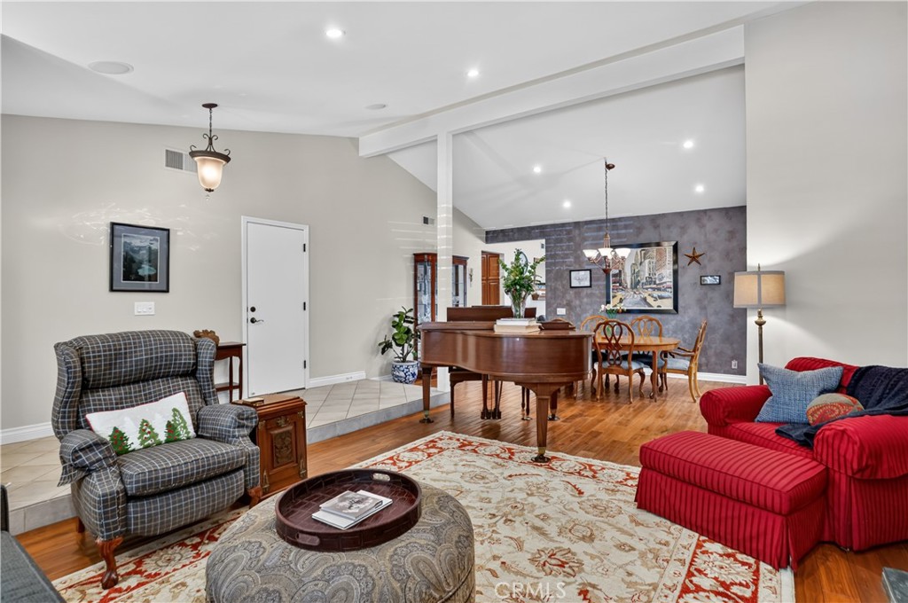 13 Calhoun Property Photo 4