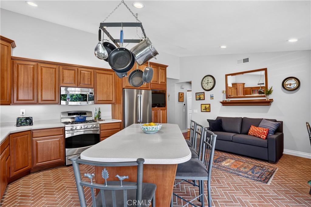 13 Calhoun Property Photo 10