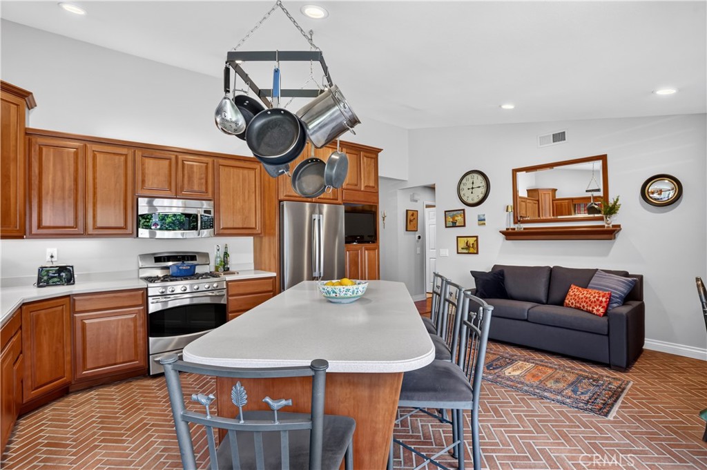 13 Calhoun Property Photo 11