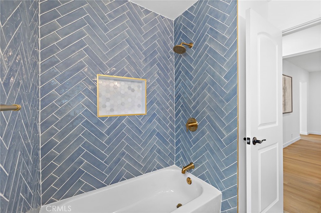 4637 Vangold Avenue Property Photo 16