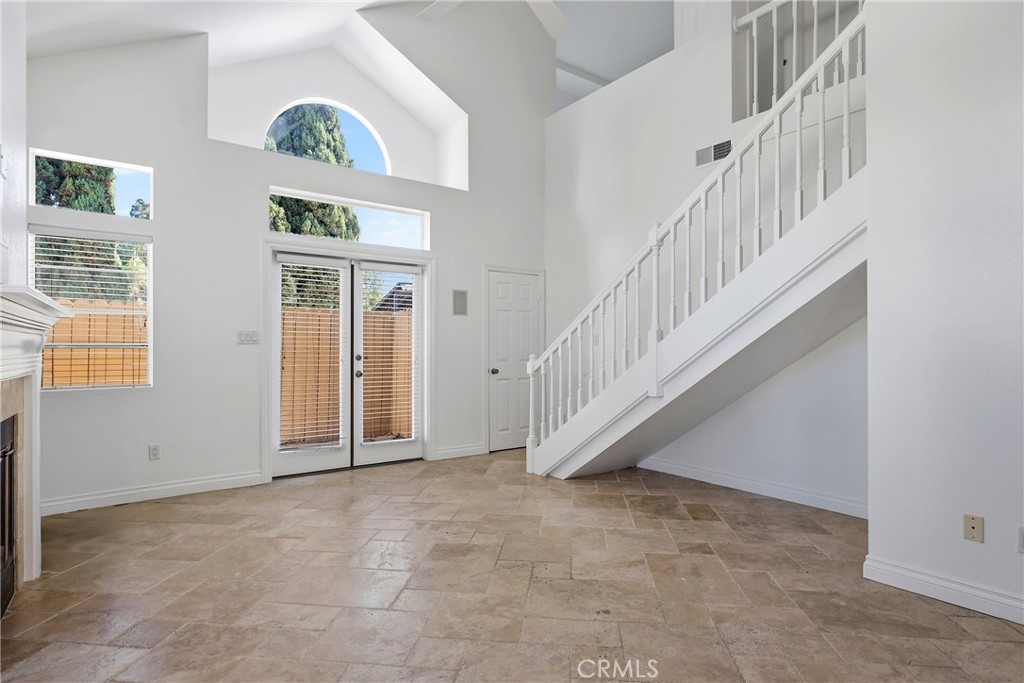 2575 Elden Avenue 3 Property Photo 10