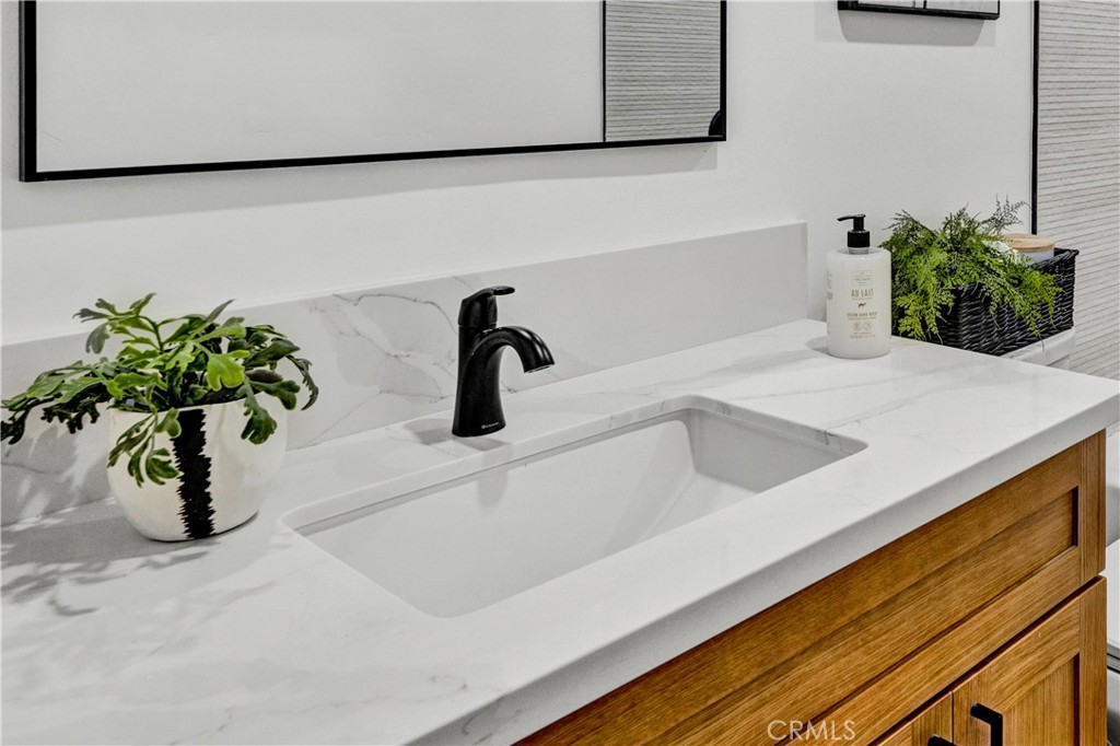 1800 E Mayfair Property Photo 24