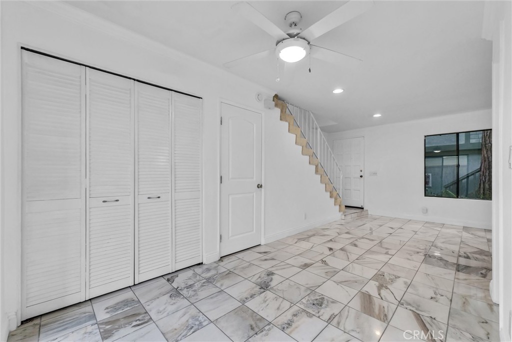 229 W Wilson Street 10 Property Photo 12