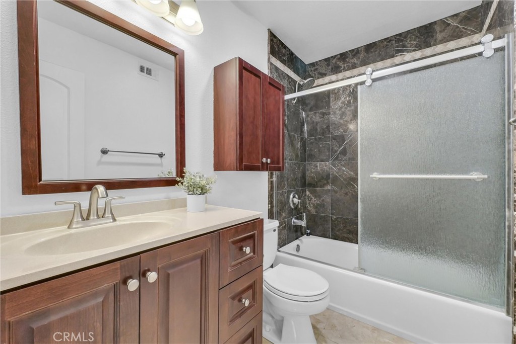 229 W Wilson Street 10 Property Photo 23