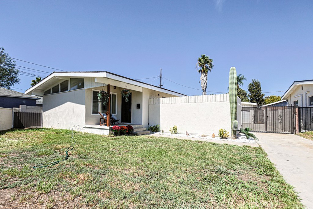 15723 Bonsallo Property Photo 1